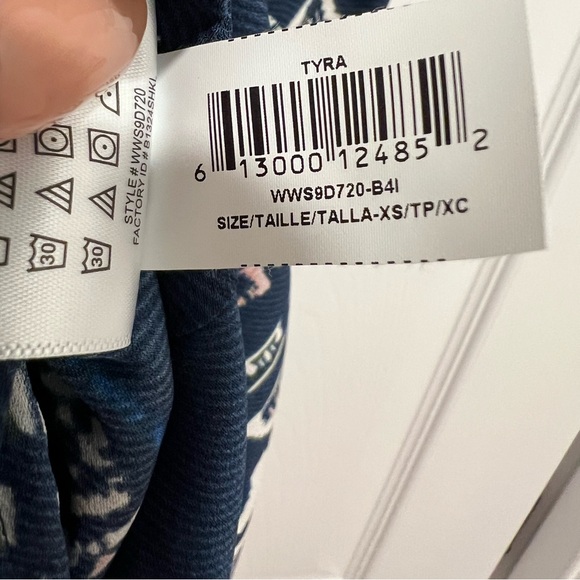 NEW BCBGMAXAZRIA STORMY BLUE COMBO TYRA SCARF PRINT ROMPER - Size Xsmall - Picture 12 of 12